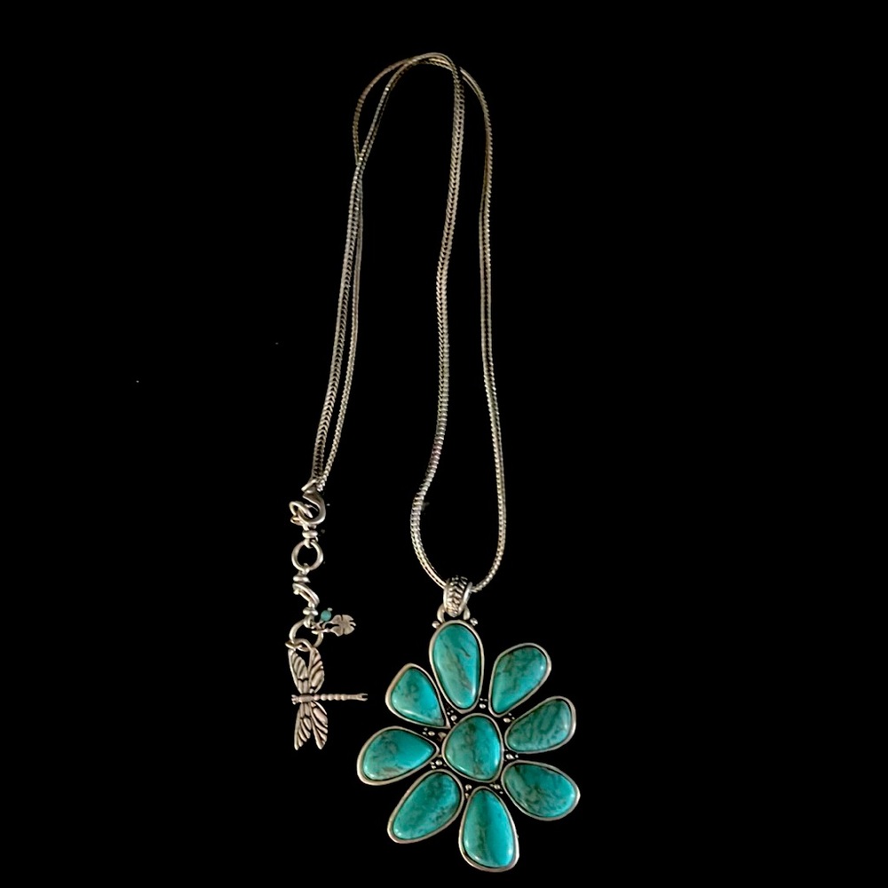 Lucky brand 13” chain with a 3” turquoise flower pendant necklace